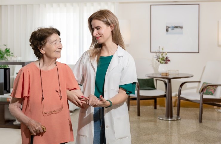 Transição para uma Estrutura Residencial para Idosos _ Conselhos para uma Adaptação Tranquila e Feliz