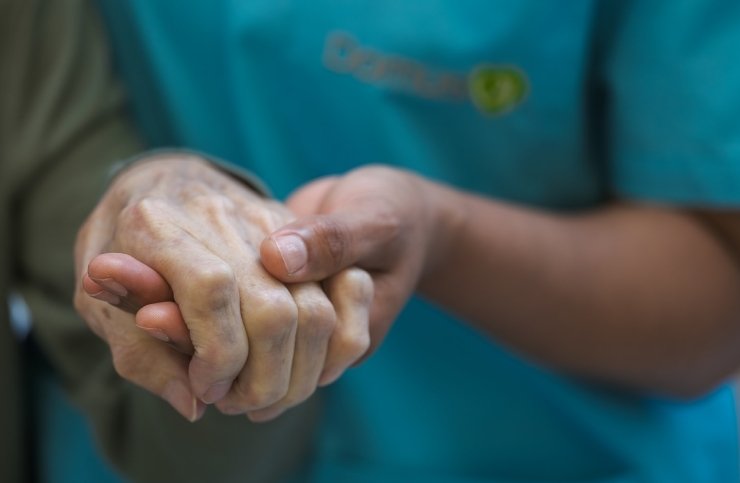 Artrite Reumatoide na Pessoa Idosa_ como aliviar a dor e viver com qualidade